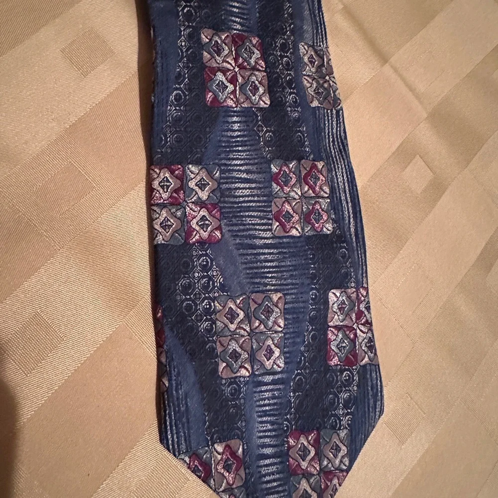 Multi colored Patterned‎ All Silk Tie by Specially Collection